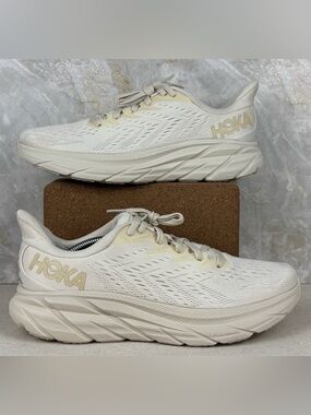 HOKA Clifton 8 White Cream Running Shoes Men’s 9D Style 1119393 ESSN